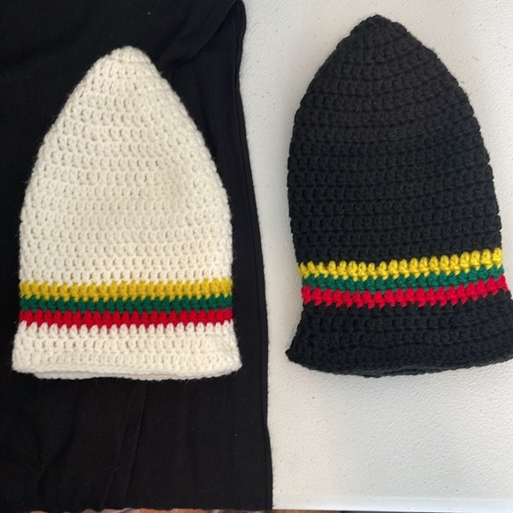 Knitted Hat. Black. New. Adult. One size. - Picture 6 of 6